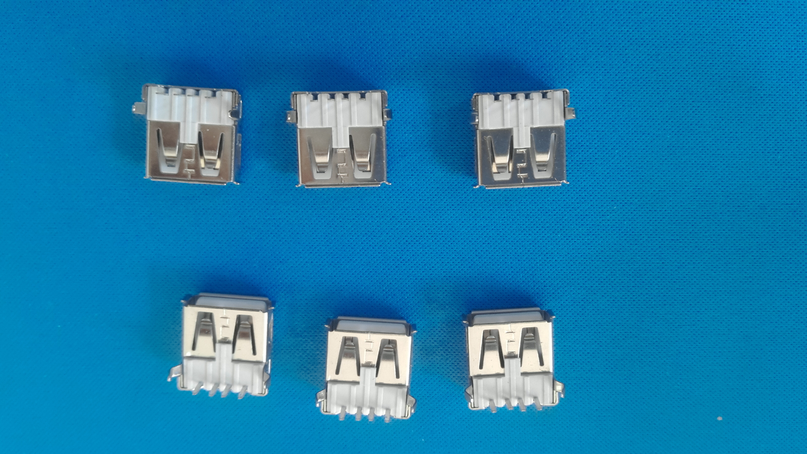 USB2.0母座AF90度卷边弯脚